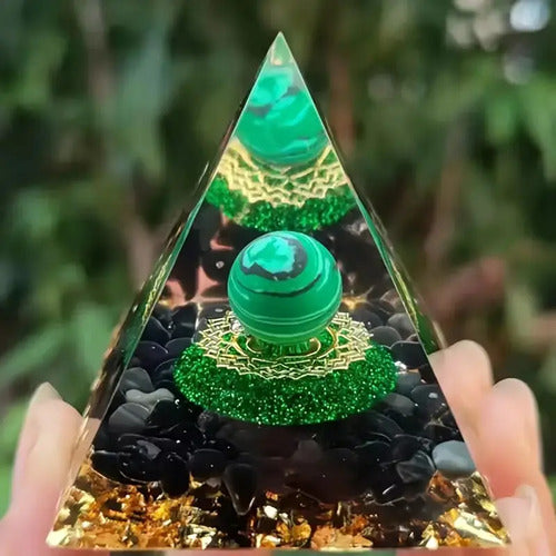 Pirámide Orgon Generador Energía Orgonita Meditacion Chakra Verde Claro